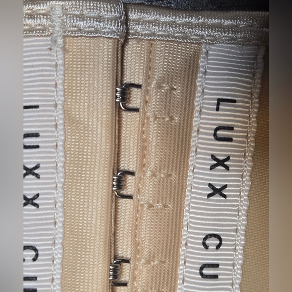 Tan Waist Trainer - Picture 4 of 11